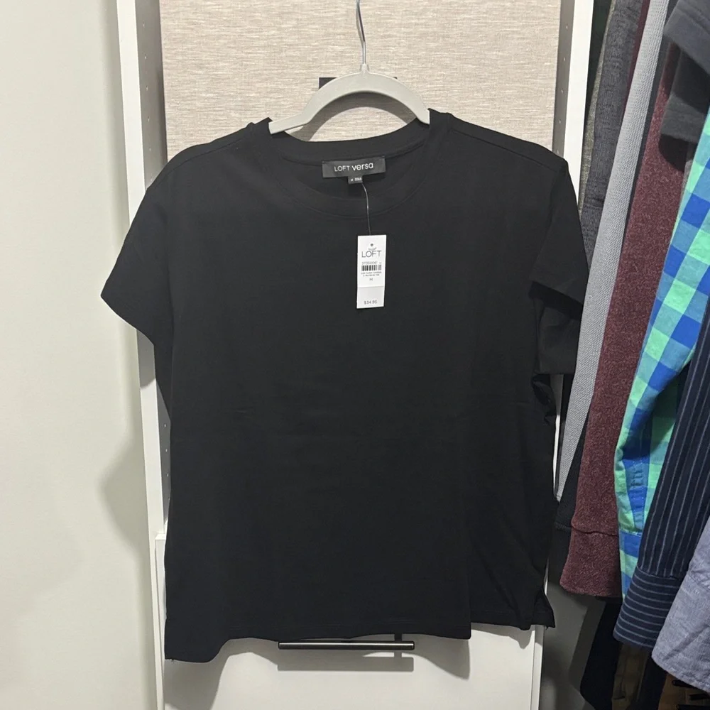 🆕 LOFT Black Short Sleeve Tee - Picture 1 of 2